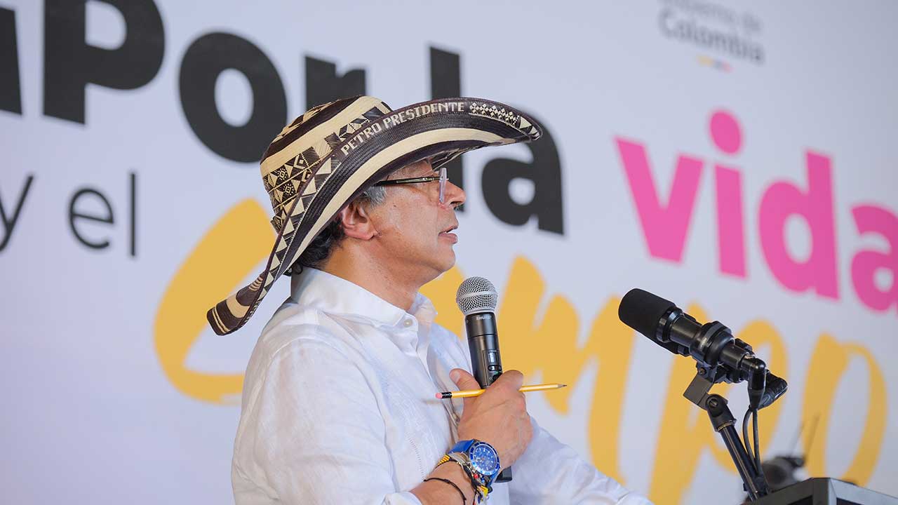 La seguridad de Colombia consiste en que haya justicia para el campesinado, dijo el presidente Petro en Barrancabermeja.