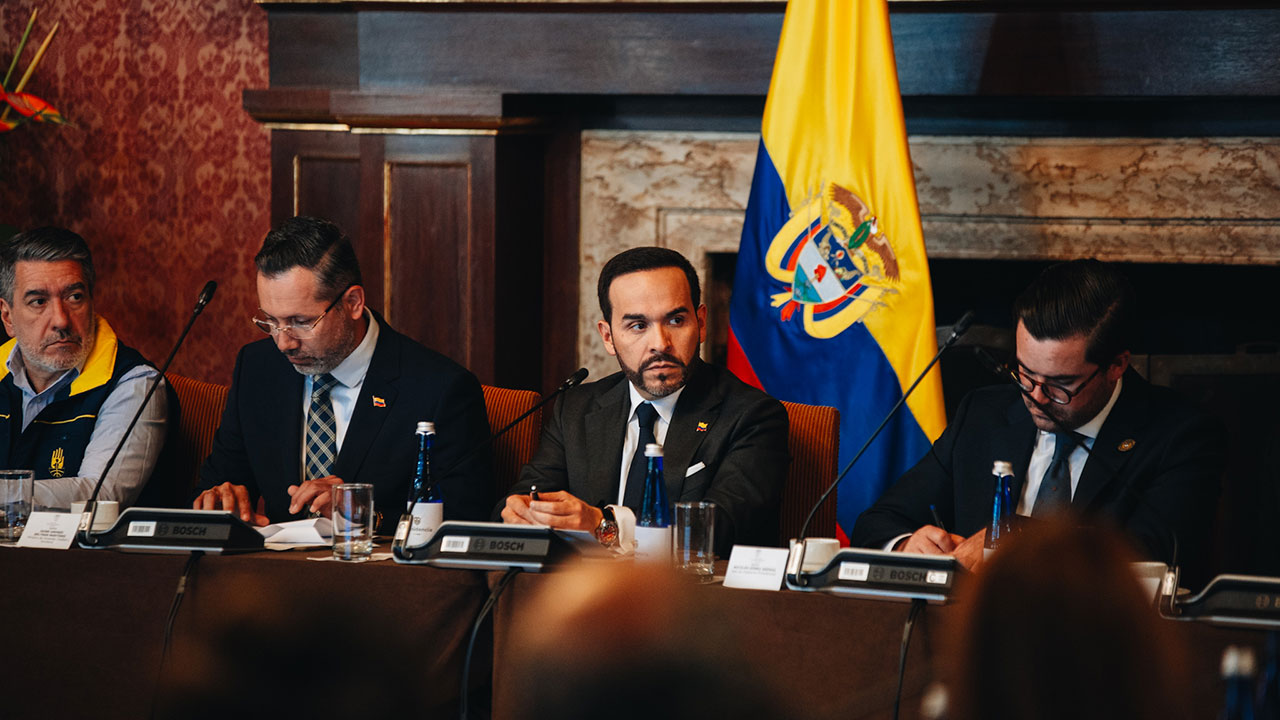 “Bajo ninguna circunstancia la Emergencia Económica afectará a los colombianos más necesitados, como nuestros viejitos, para que
