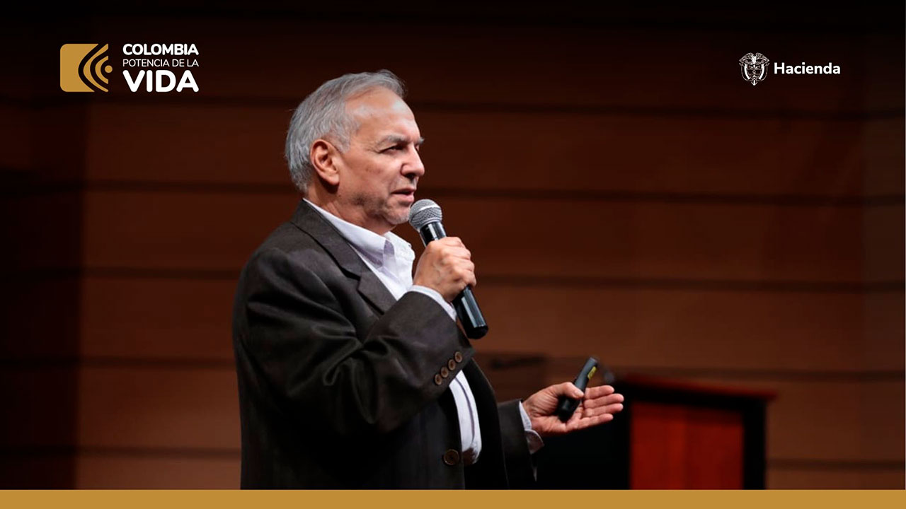 Ministro de Hacienda y Crédito Público, Ricardo Bonilla