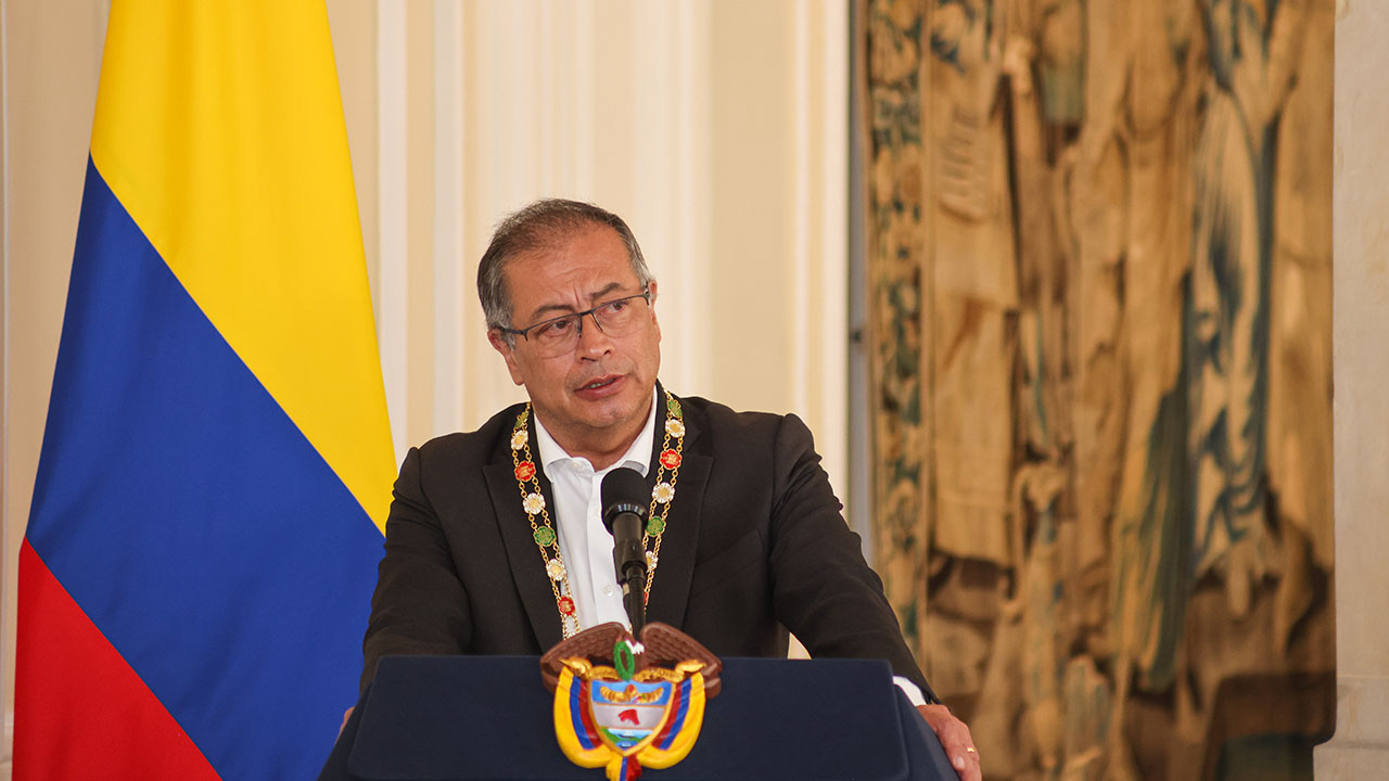 Presidente Gustavo Petro luego de recibir su condecoración por parte del Estado Palestino