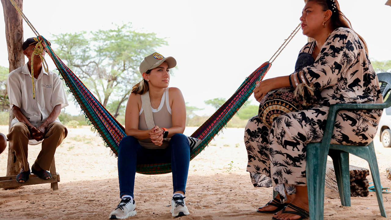 La directora, Laura Sarabia visitó el pasado fin de semana las comunidades indígenas que se benefician con el acceso al agua pot