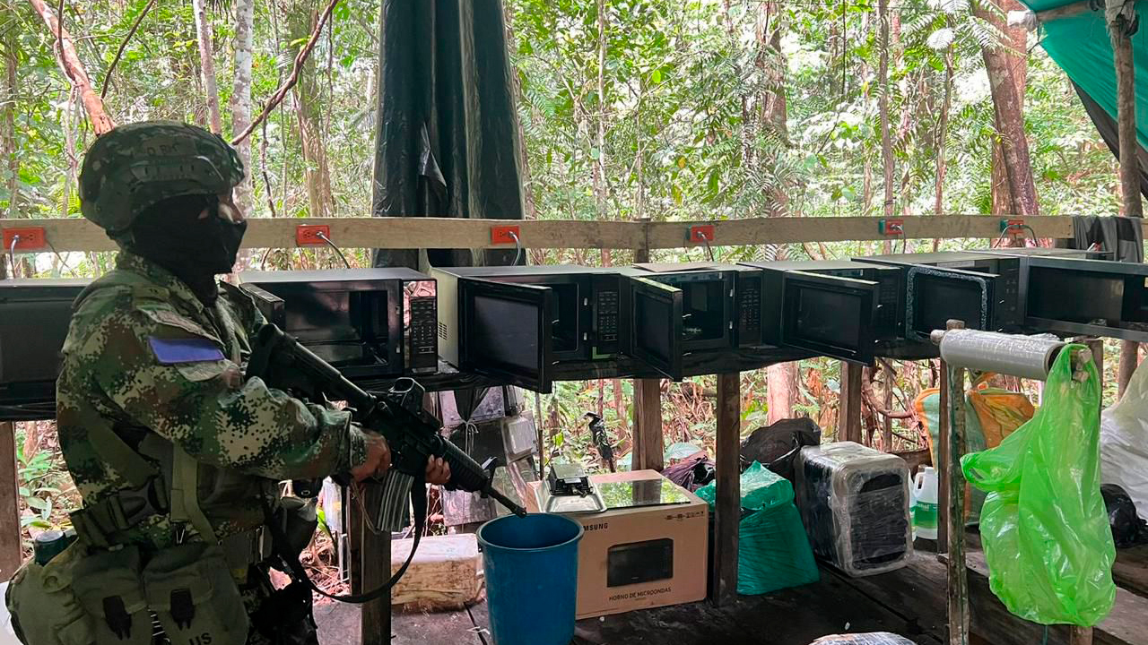 En dos acciones de las Fuerzas Militares fueron incautados más de 800 kilogramos de clorhidrato de cocaína