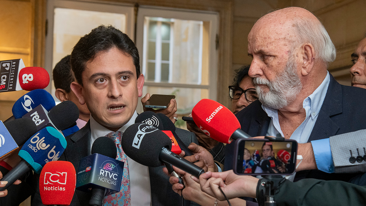 ​Luis Carlos Reyes, ministro CIT, y Maurice Armitage, gerente General Siderúrgica de Occidente.