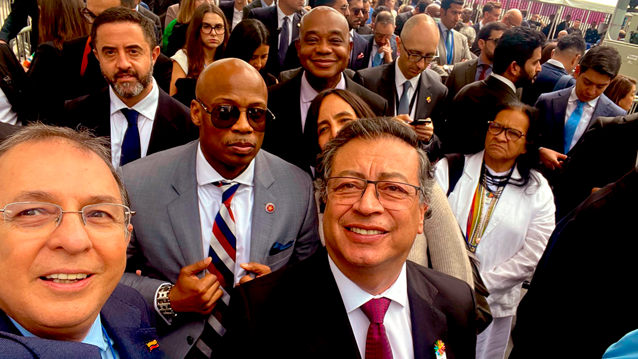 Presidente Petro acompañado del Viceministro de Relaciones Exteriores, Jorge Rojas Rodríguez y el canciller Luis Gilberto Murril