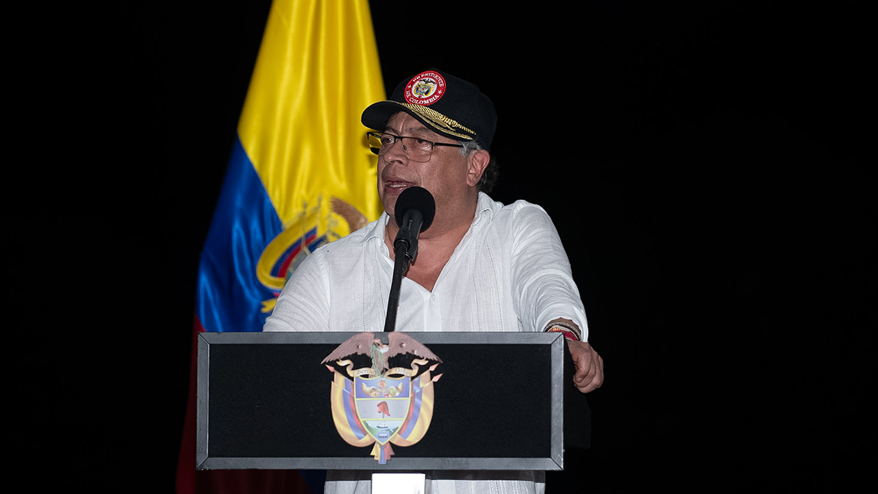 Este gobierno está haciendo algo que ningún otro gobierno desde ese entonces hizo, le está devolviendo la tierra al campesinado