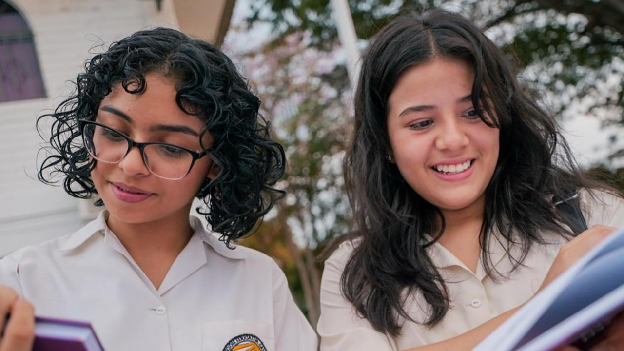 El programa de becas SER es una alternativa para que estudiantes de escasos recursos puedan acceder a educación superior.