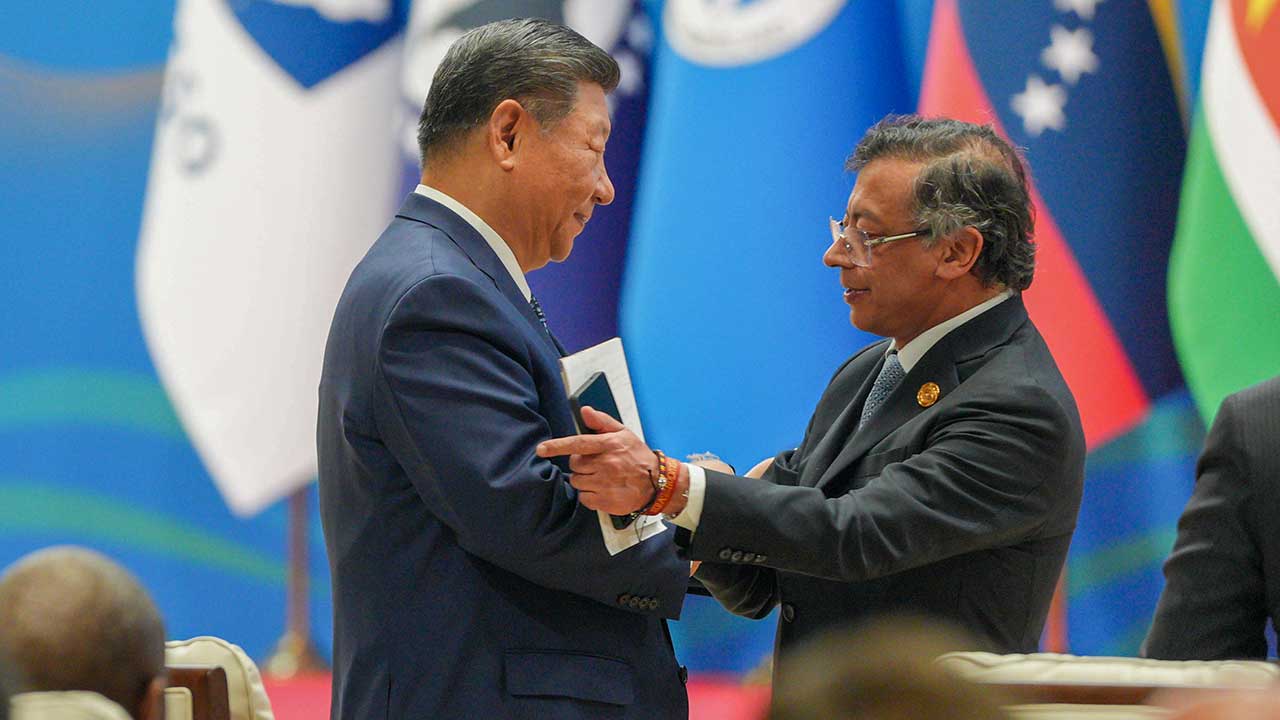 Un encuentro cordial tuvieron el los presidentes de China, Xi Jinping y de Colombia, Gustavo Petro, en el marco de la ceremonia 