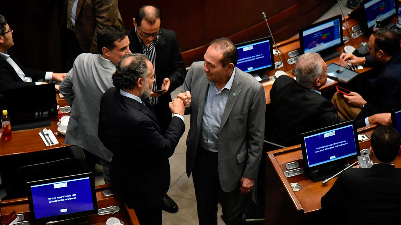Como un gran legado del Gobierno Petro a las y los trabajadores calificaron los ministros del Interior y del Trabajo, Armando Be