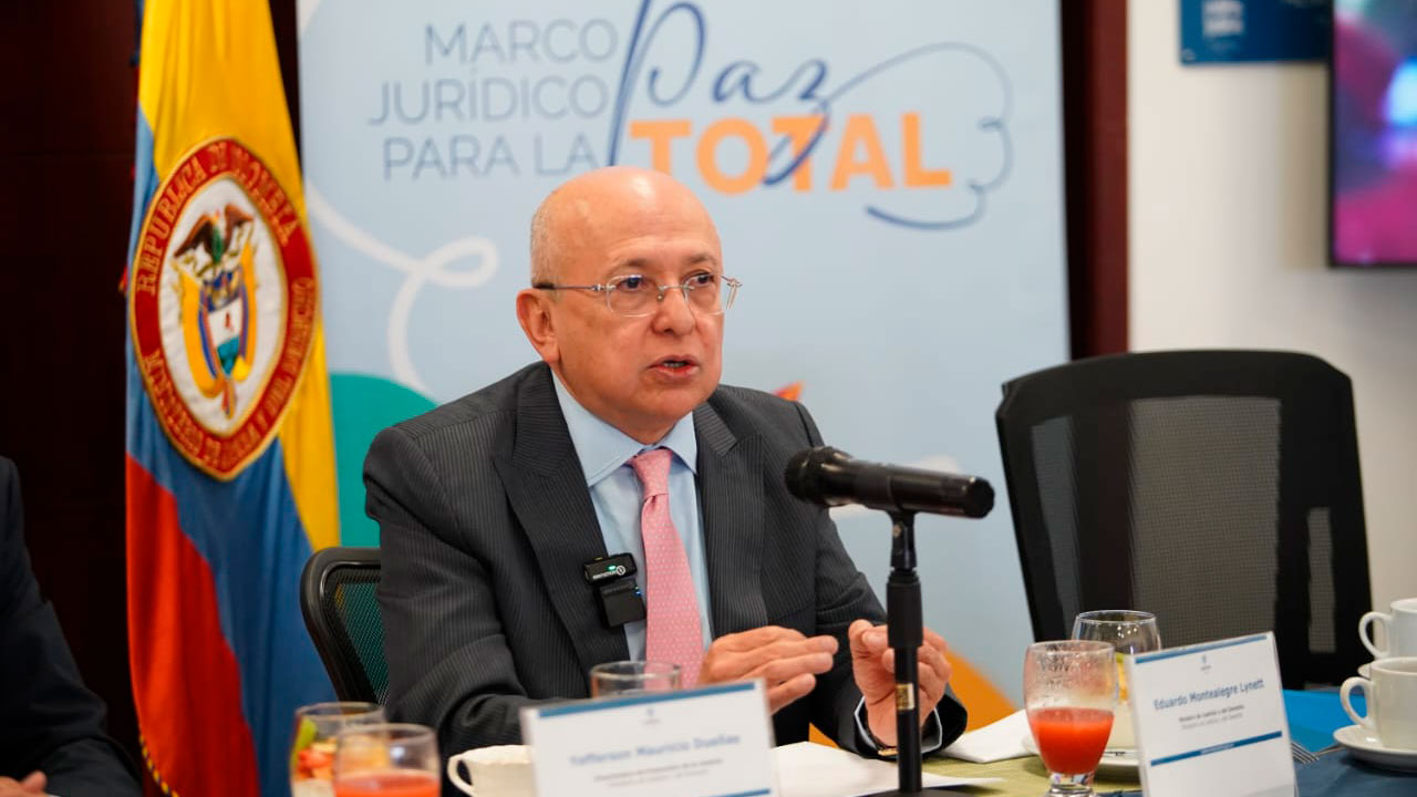 La iniciativa que quedó a consideración del Congreso pretende dotsr de herramientas al Estado para avanzar en procesos de desmov